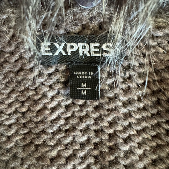 Express -Maximalist open front striped cardigan with removable faux fur Size M - Picture 5 of 6